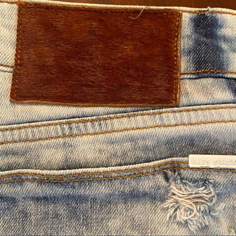 Ellus Originals Brazil Distressed Light Denim Short Size 30 View 6